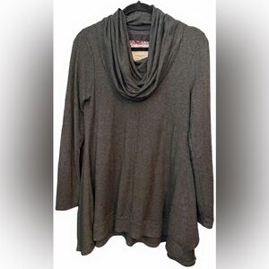 Cupio- Long Cowl Neck Sweater w/ Hi-Lo Hem- Medium